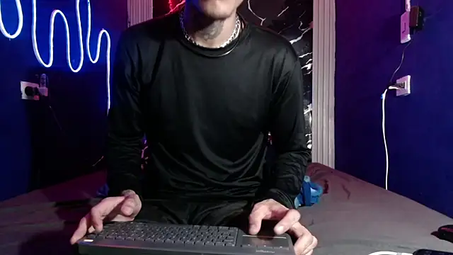 Snapshot of stevefox00 chatting on 18, 5, 2026 stevefox00 online show from 18, 5, 2026