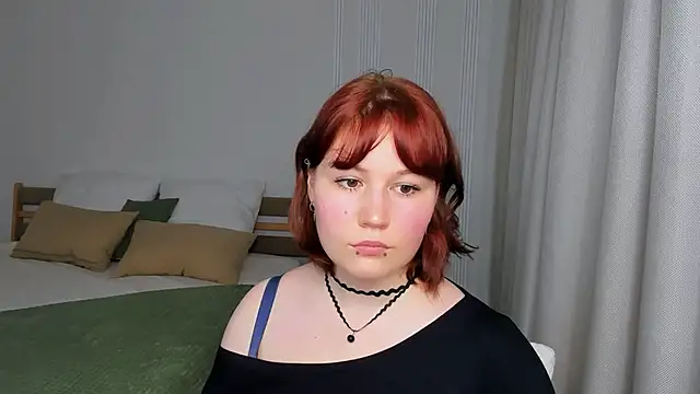 MiaLacrice online show from 17, 5, 2026