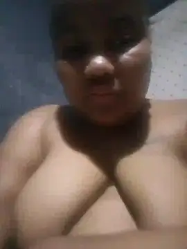 Snapshot of ChubbyMidgetxxx19 chatting on 25, 5, 2026 ChubbyMidgetxxx19 online show from 25, 5, 2026