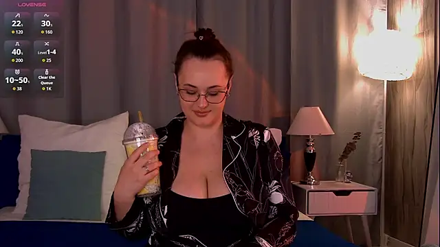 Queen Monica  online show from 24, 7, 2026