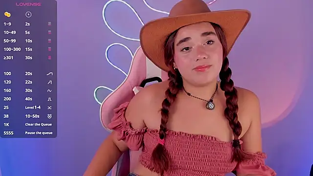 CharlotteBloom12 online show from 7, 5, 2026