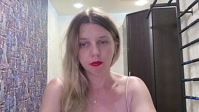EsmaPons online show from 9, 8, 2026