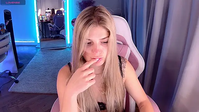 Snapshot of Leri_One chatting on 3, 6, 2026 Leri One online show from 3, 6, 2026