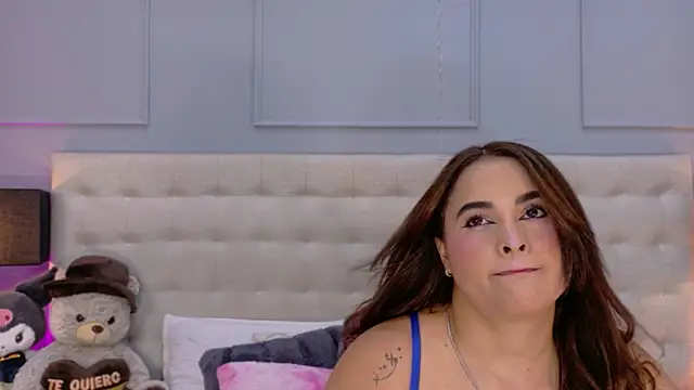 Snapshot of DulceeGarcia chatting on 9, 7, 2026 DulceeGarcia online show from 9, 7, 2026