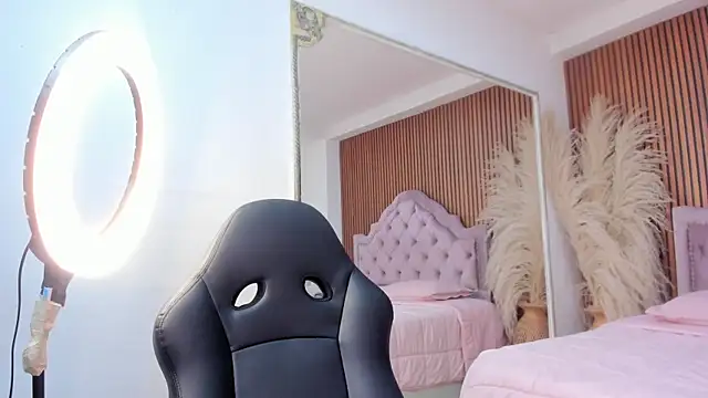 Snapshot of KourtneyAndrews chatting on 30, 6, 2026 KourtneyAndrews online show from 30, 6, 2026