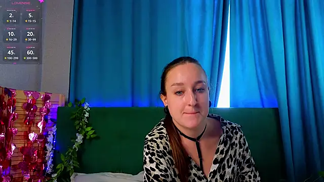 Snapshot of SandraWarren chatting on 3, 6, 2026 SandraWarren online show from 3, 6, 2026