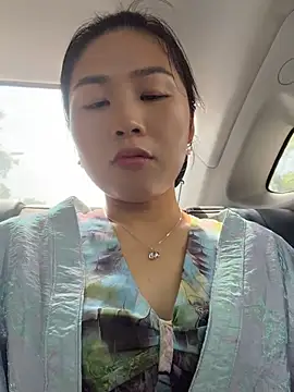 Snapshot of Iridessa- chatting on 4, 8, 2026 Iridessa- online show from 4, 8, 2026
