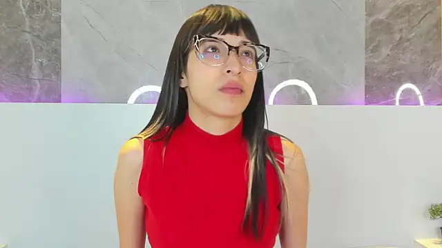 Snapshot of EmiliaBell_ chatting on 2, 7, 2026 EmiliaBell online show from 2, 7, 2026