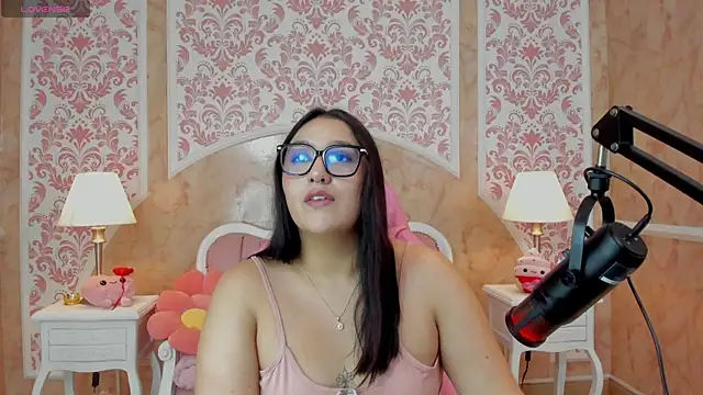 Snapshot of Cassie_Caresse chatting on 14, 5, 2026 Cassie Caresse online show from 14, 5, 2026