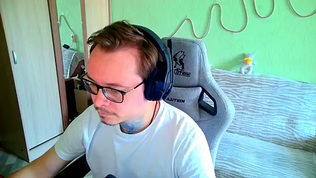 MeLanXolik online show from 31, 5, 2026