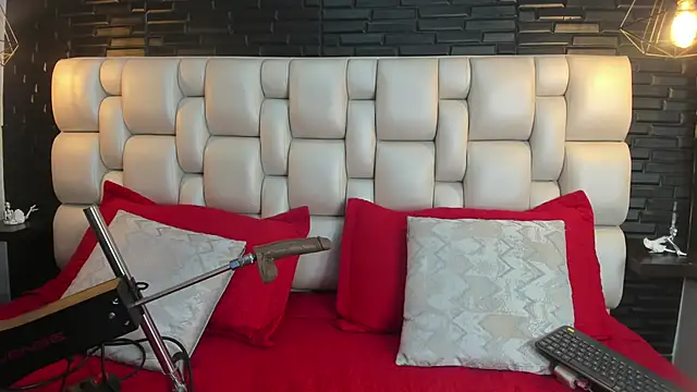 Snapshot of ViolettGracee chatting on 1, 7, 2026 ViolettGracee online show from 1, 7, 2026