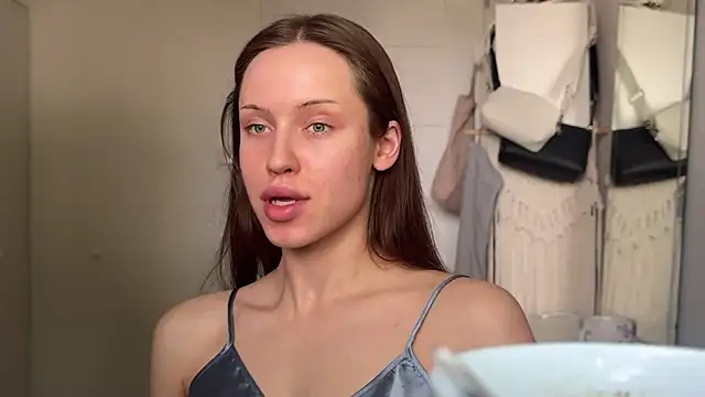 Snapshot of Emma_Grace_Thompson_ chatting on 23, 5, 2026 Emma Grace Thompson online show from 23, 5, 2026