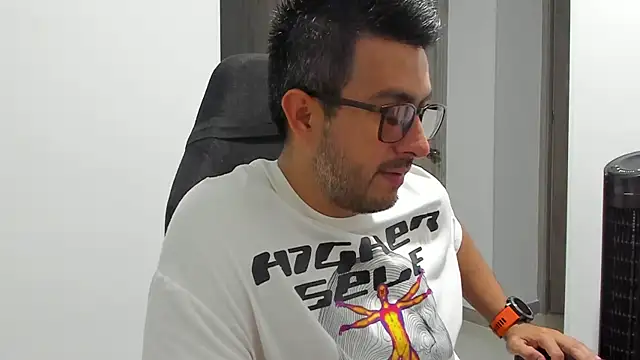 Snapshot of LucaBorbon chatting on 12, 5, 2026 LucaBorbon online show from 12, 5, 2026