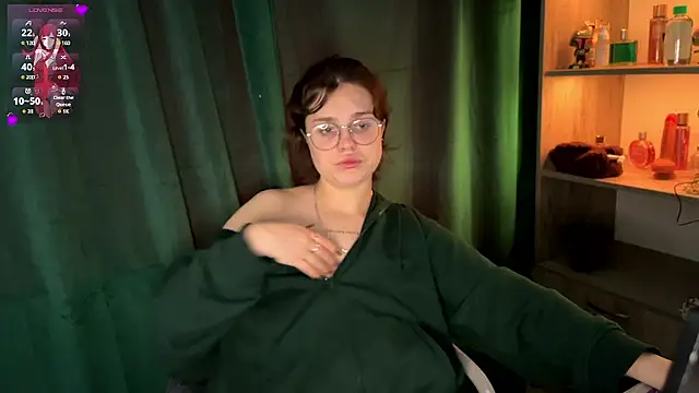 Snapshot of lolaluxe69 chatting on 13, 5, 2026 lolaluxe69 online show from 13, 5, 2026