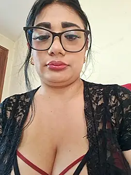 Snapshot of Amina--789 chatting on 23, 7, 2026 Amina--789 online show from 23, 7, 2026