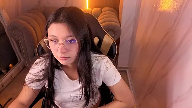 HoneyDoll tf online show from 25, 6, 2026