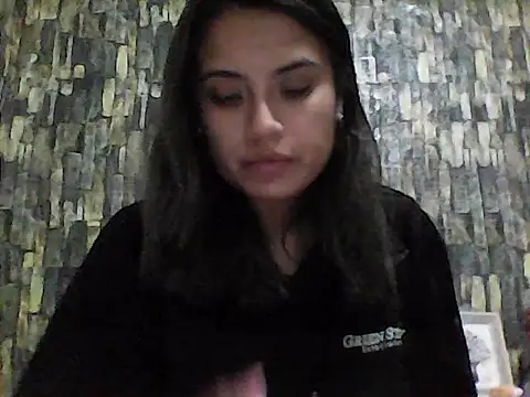 Snapshot of BabyCinnamon1 chatting on 20, 6, 2026 BabyCinnamon1 online show from 20, 6, 2026