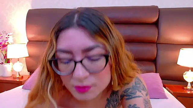 Snapshot of LiahRose_ chatting on 10, 6, 2026 LiahRose online show from 10, 6, 2026