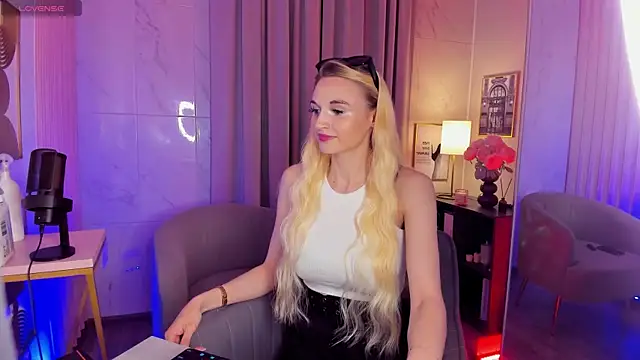 Mila  Lux online show from 25, 5, 2026