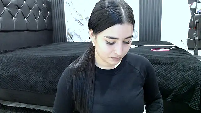 Snapshot of MiaReinig09 chatting on 2, 7, 2026 MiaReinig09 online show from 2, 7, 2026