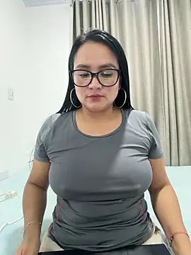 Snapshot of rousee69_ chatting on 18, 6, 2026 rousee69 online show from 18, 6, 2026