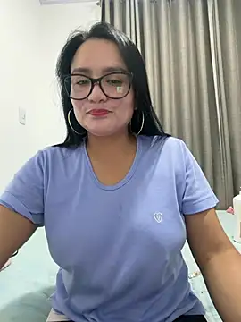 Snapshot of rousee69_ chatting on 21, 6, 2026 rousee69 online show from 21, 6, 2026