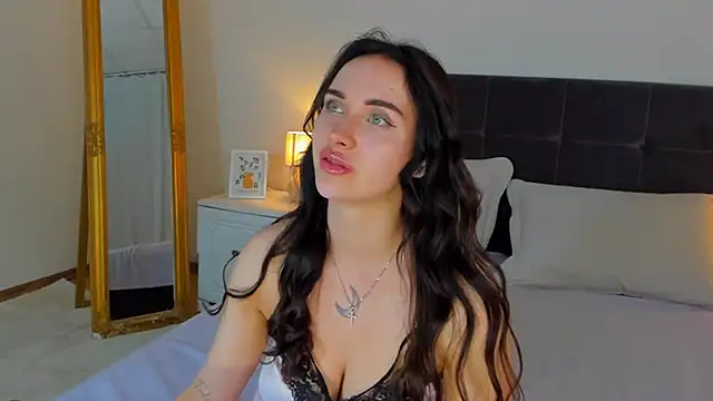 KellyWhites online show from 5, 6, 2026