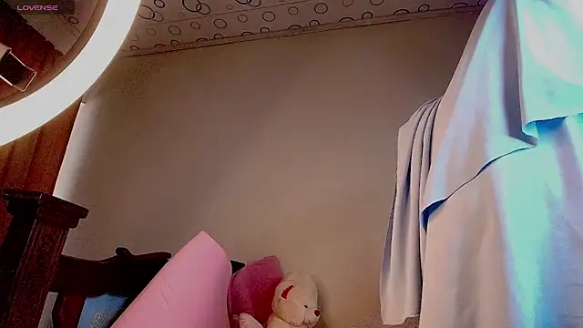 Snapshot of Nadine_Nassib chatting on 20, 6, 2026 Nadine Nassib online show from 20, 6, 2026