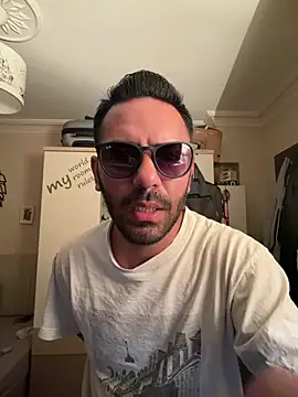 Snapshot of ylnut58 chatting on 15, 5, 2026 ylnut58 online show from 15, 5, 2026