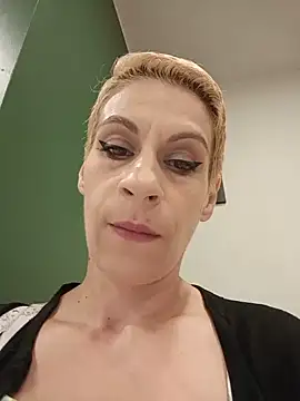 Snapshot of KittyDesiree chatting on 2, 7, 2026 KittyDesiree online show from 2, 7, 2026