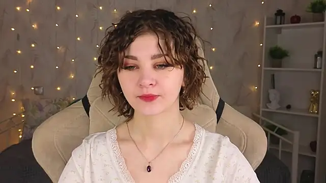 Snapshot of Kira__Fluffy chatting on 31, 5, 2026 Kira Fluffy online show from 31, 5, 2026
