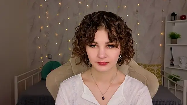 Snapshot of Kira__Fluffy chatting on 13, 6, 2026 Kira Fluffy online show from 13, 6, 2026