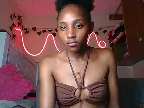 Snapshot of Velvet_peach chatting on 7, 7, 2026 Velvet peach online show from 7, 7, 2026