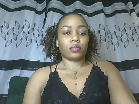 Snapshot of Flora_Fantasy chatting on 4, 7, 2026 Flora Fantasy online show from 4, 7, 2026