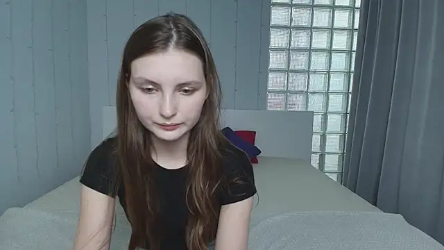 Snapshot of Shyly__Lisa chatting on 29, 6, 2026 Shyly Lisa online show from 29, 6, 2026