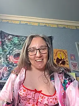 Snapshot of Izzylove47 chatting on 17, 5, 2026 Izzylove47 online show from 17, 5, 2026