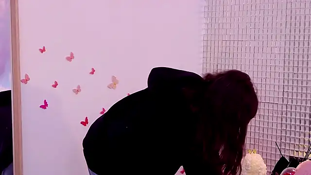 Daisy Blush online show from 13, 6, 2026