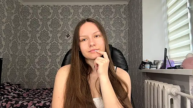 ShaylaChong online show from 19, 6, 2026