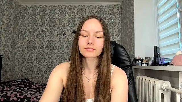 ShaylaChong online show from 21, 6, 2026