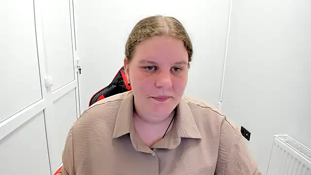 Snapshot of Bella_shyy_ chatting on 4, 7, 2026 Bella shyy online show from 4, 7, 2026