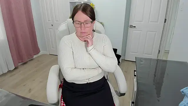 Snapshot of Vika73 chatting on 20, 2, 2025 Vika73 online show from 20, 2, 2025