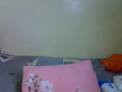 Snapshot of Pearl_petite chatting on 24, 6, 2026 Pearl petite online show from 24, 6, 2026