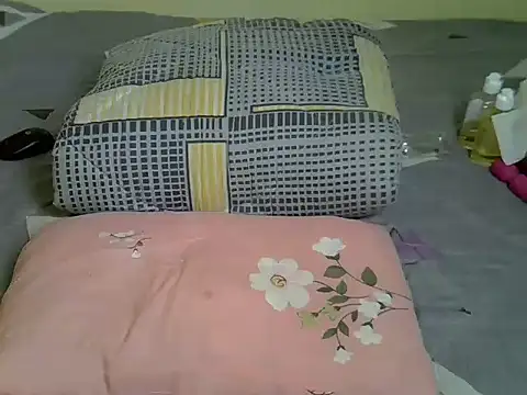 Snapshot of Pearl_petite chatting on 25, 6, 2026 Pearl petite online show from 25, 6, 2026