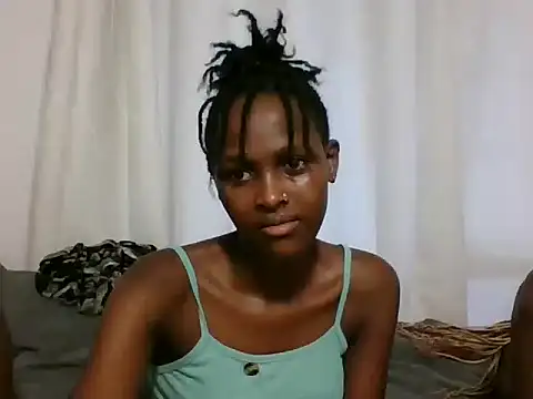 Snapshot of Sleek_petite chatting on 17, 6, 2026 Sleek petite online show from 17, 6, 2026