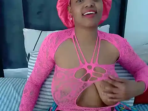 Snapshot of HugeMelons11 chatting on 25, 6, 2026 HugeMelons11 online show from 25, 6, 2026