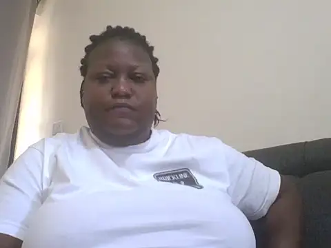 Snapshot of fat_ebonyqueen chatting on 8, 6, 2026 fat ebonyqueen online show from 8, 6, 2026