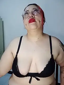 Snapshot of bruja_sscarlata chatting on 6, 6, 2026 bruja sscarlata online show from 6, 6, 2026