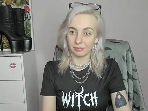 Snapshot of velvetanne chatting on 17, 6, 2026 velvetanne online show from 17, 6, 2026
