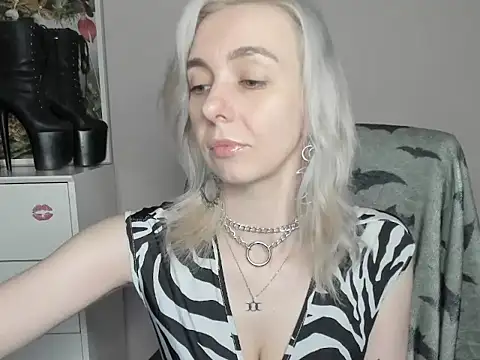 Snapshot of velvetanne chatting on 18, 6, 2026 velvetanne online show from 18, 6, 2026