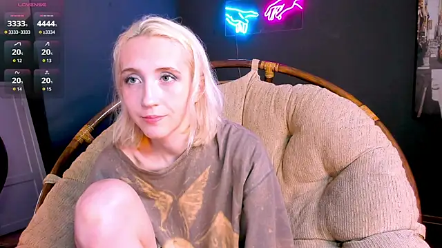 Snapshot of Elen__Moore chatting on 14, 6, 2026 Elen Moore online show from 14, 6, 2026